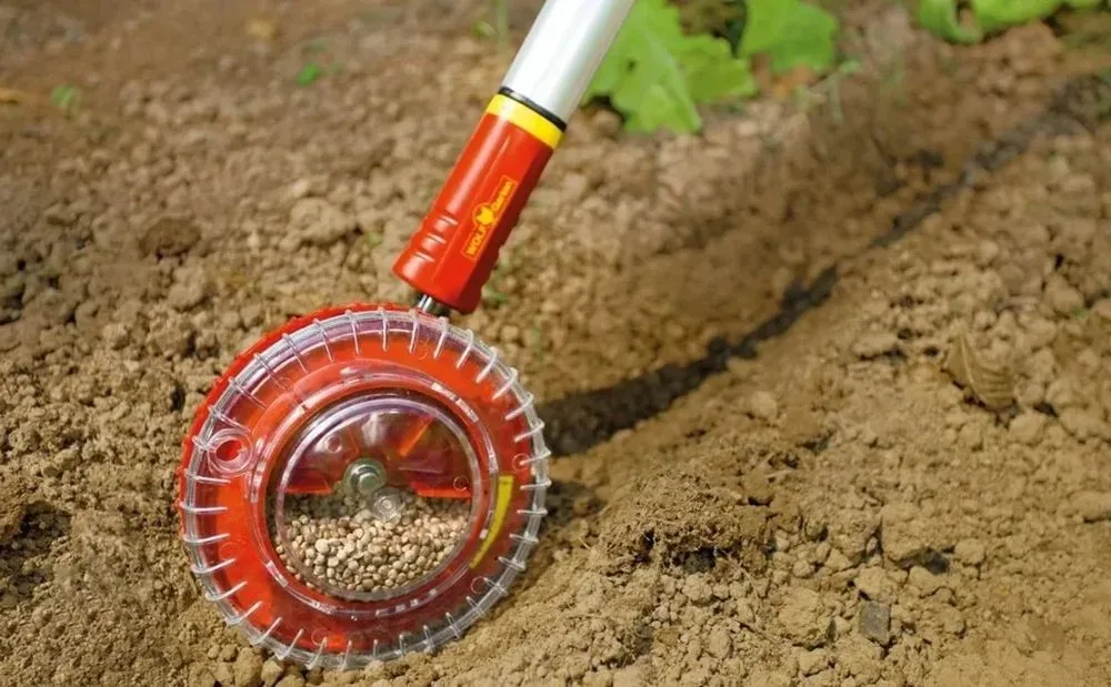 Wolf-Garten Hand Seed Sower image 3